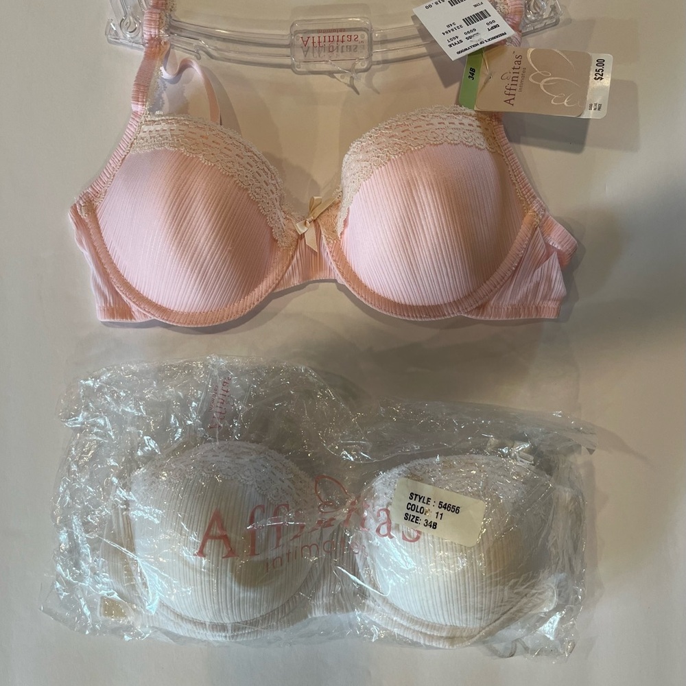NWT Frederick’s of Hollywood Affinitas Intimates 34 B push up padded 2 bra lot